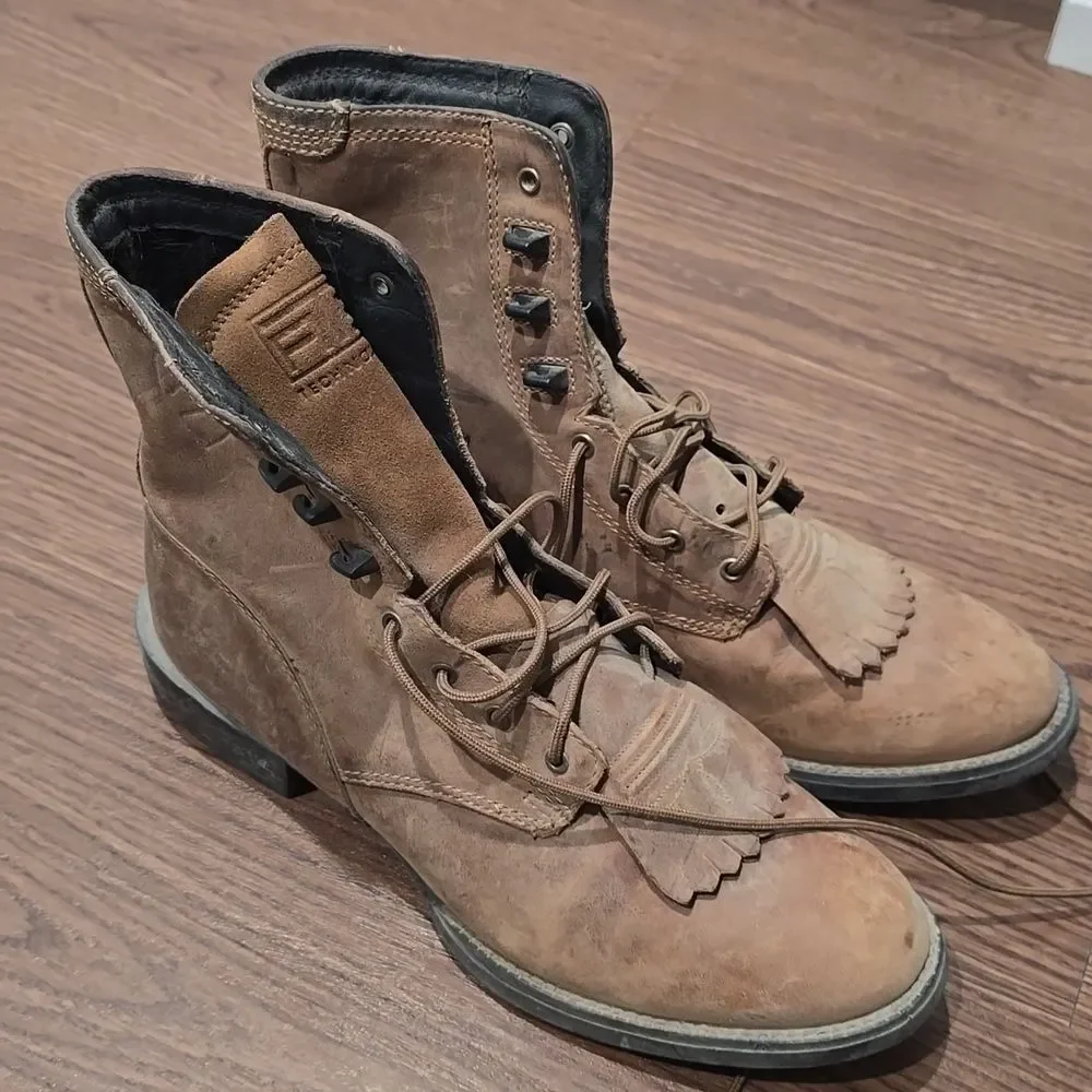 Ariat men’s heritage boots.‎ 8.5B